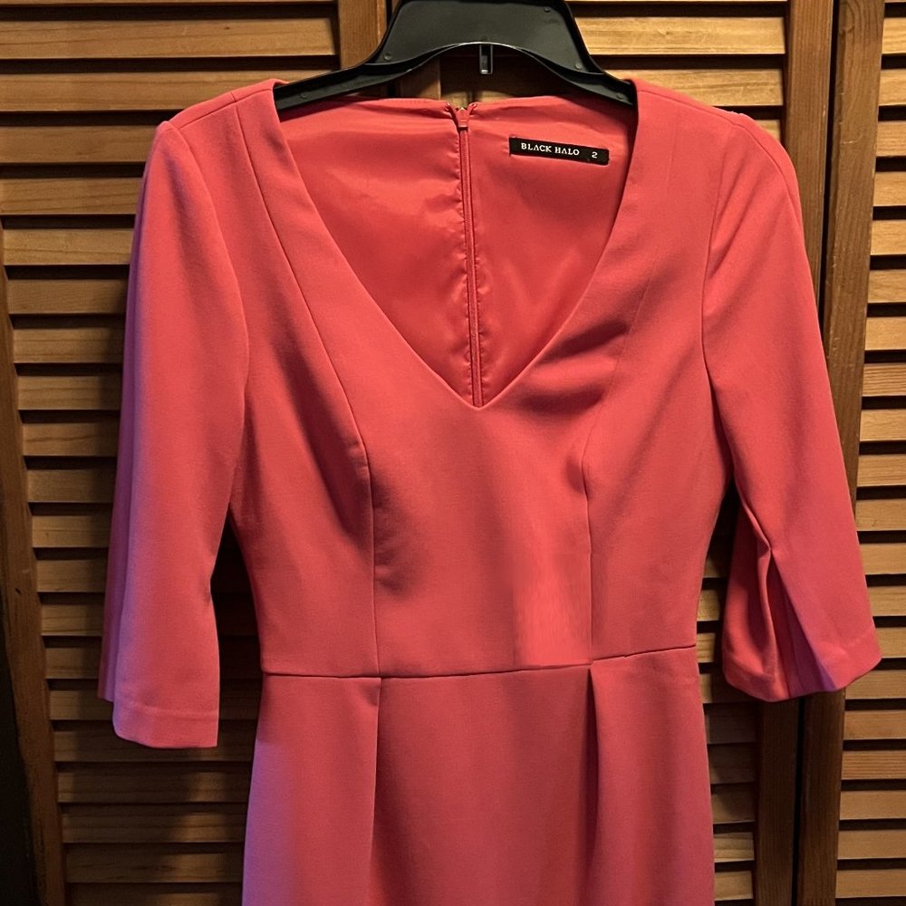 Black Halo SZ 2 Salmon Pink Low V Neck 3/4 Sleeve Empire Waist Scuba Dress